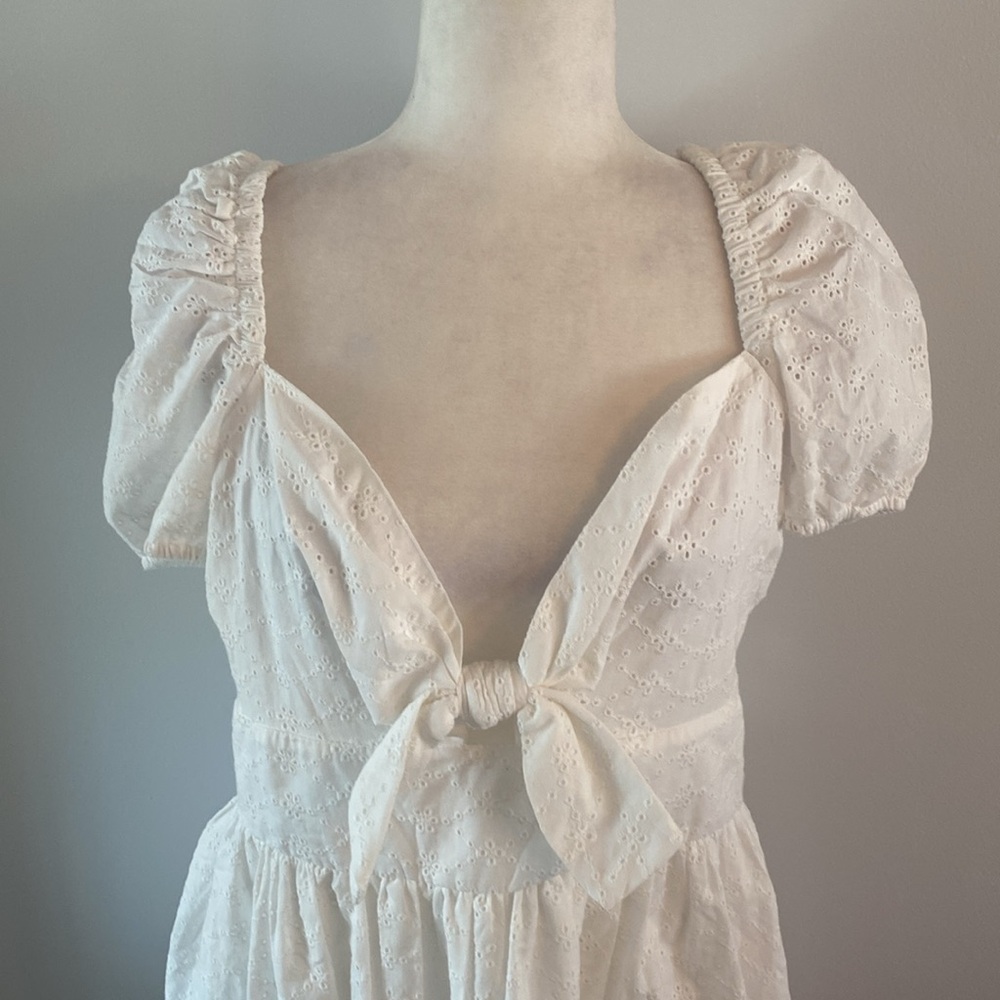 Barr lll NWT bright white eyelet dress - Picture 2 of 12
